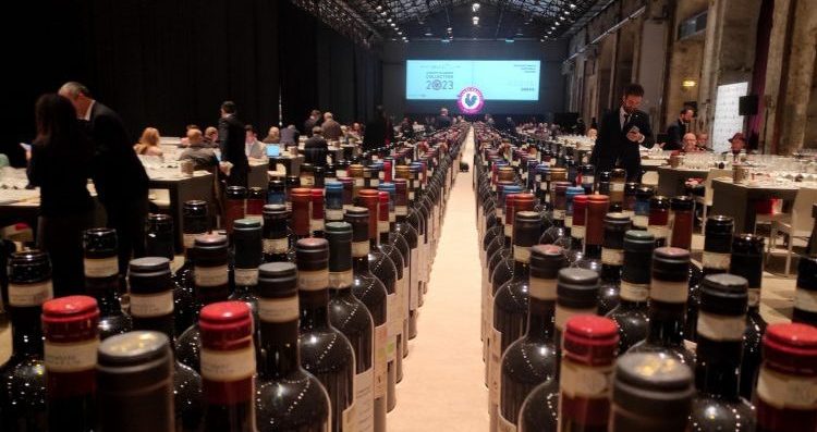 174 assaggi tra anteprime 2021 e uscite tardive delle annate precedenti alla Chianti Classico Collection 2023