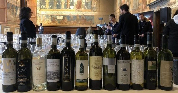 Anteprime toscane | Vernaccia di San Gimignano senza tempo con Gabriele Gorelli MW (podcast e note)