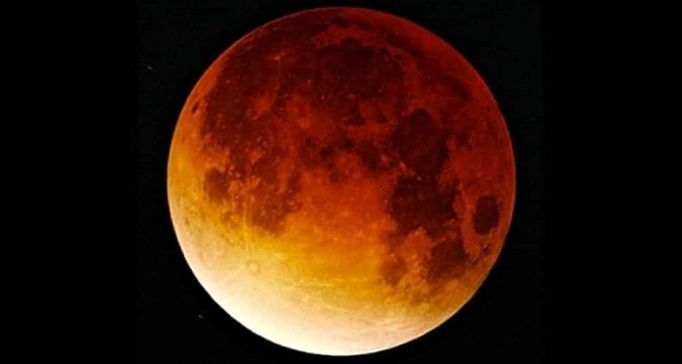 Eclissi di Luna (che è congiunzione tra la vite, la vendemmia e il vino)