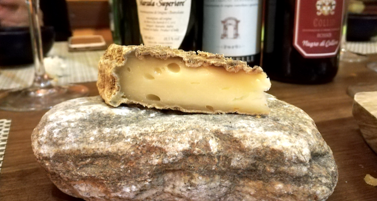 Semuda del Doss: il “formaggio dei contrabbandieri” riscoperto e abbinato