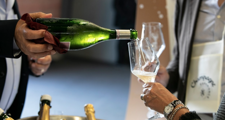 Modena Champagne Experience, ancora qualche bottiglia e poi basta