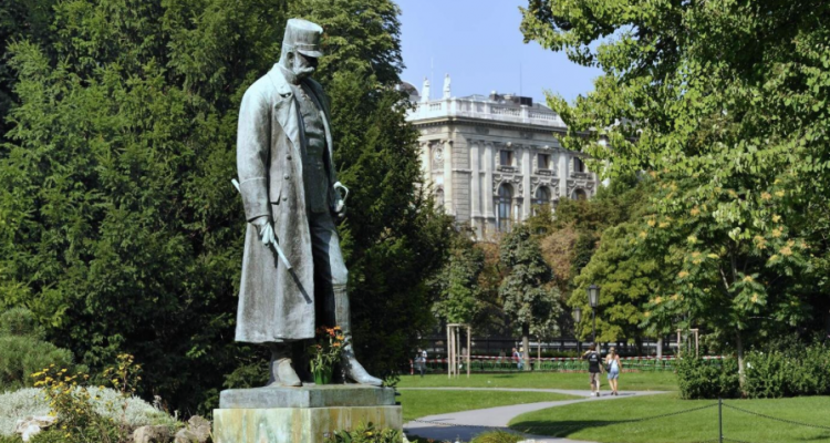 Vienna, una piccola guida algebrica