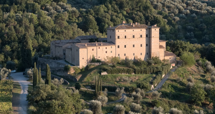 Il vino del Castello di Potentino nei luoghi di Boccaccio e Caravaggio